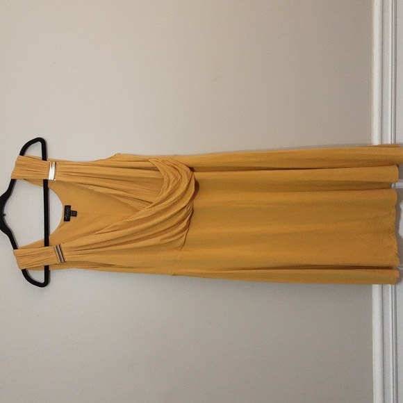 Thalia Sodi Dresses & Skirts - Thalia sodi women mini dress XL pull on sleeveless fit and Flare soft yellow